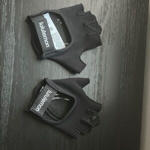 Lululemon Women's Wunder Train Gloves